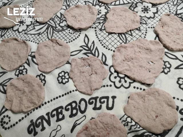 Kızılcık Şerbeti Ve Kızılcık Tarhanası Nasıl Yapılır