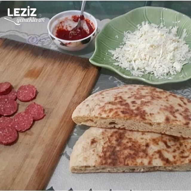 Hafta Sonu Kahvaltısına Yakışacak Nefis Bazlama Tostu