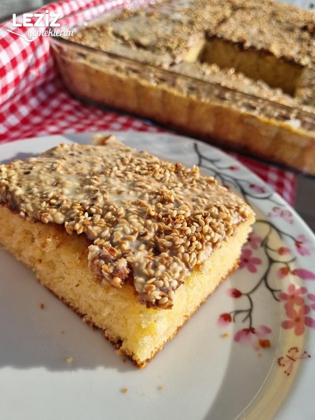 Tahin Soslu Susamlı Kek Tarifi