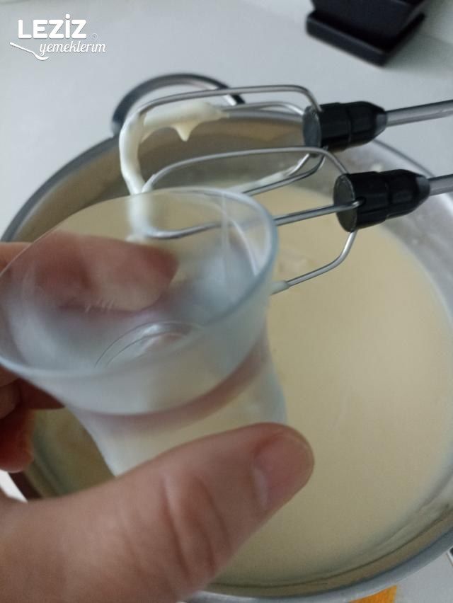 Beyaz Çikolatalı Puding Nasıl Yapılır