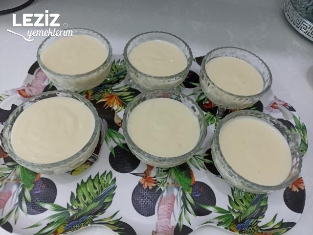 Beyaz Çikolatalı Puding Nasıl Yapılır