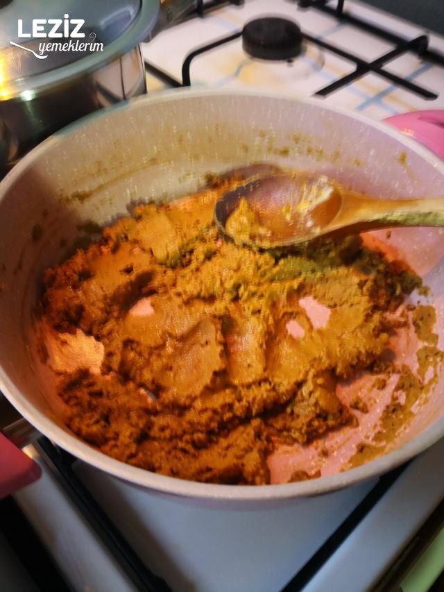 Un Helvası (Pratik Bir Tatlı)