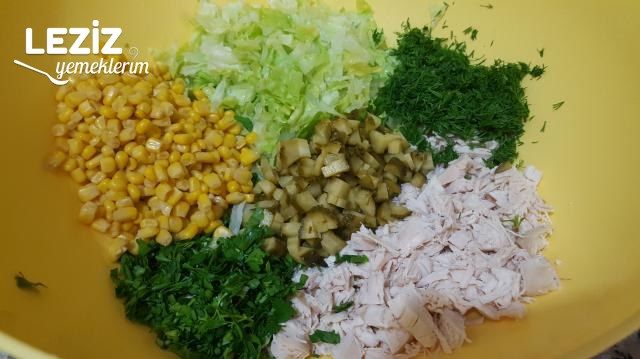 Şahane Tavuk Salatası (Gün Salatası)