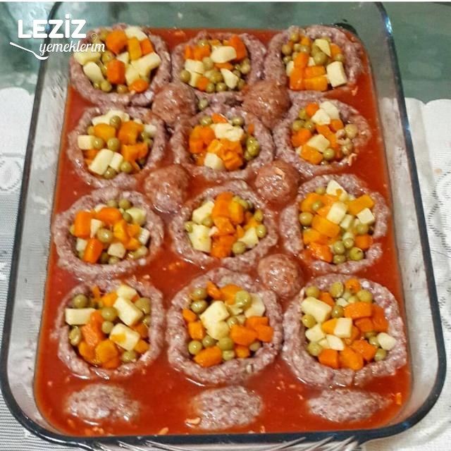 Garnitürlü Çanak Köfteler