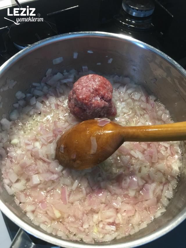 Yumurtalı Kereviz Yaprağı Yemeği