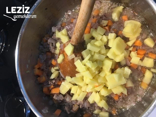 Yumurtalı Kereviz Yaprağı Yemeği