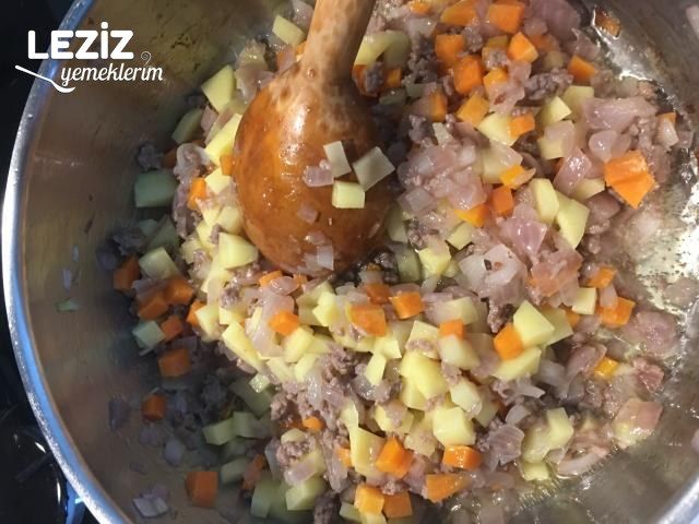 Yumurtalı Kereviz Yaprağı Yemeği