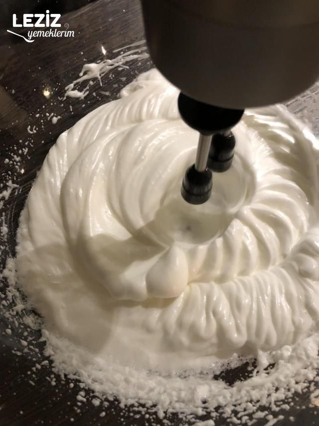 Muzlu Çikolatalı Yaş Pasta Tarifi