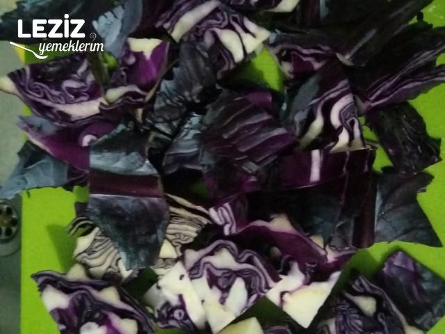 Mor Lahana Salatası (Çok Faydalı)