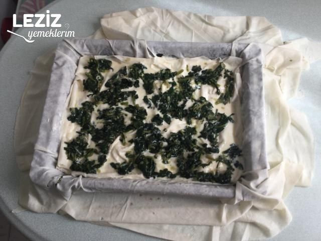 Ispanaklı Peynirli Ve Sodalı Börek