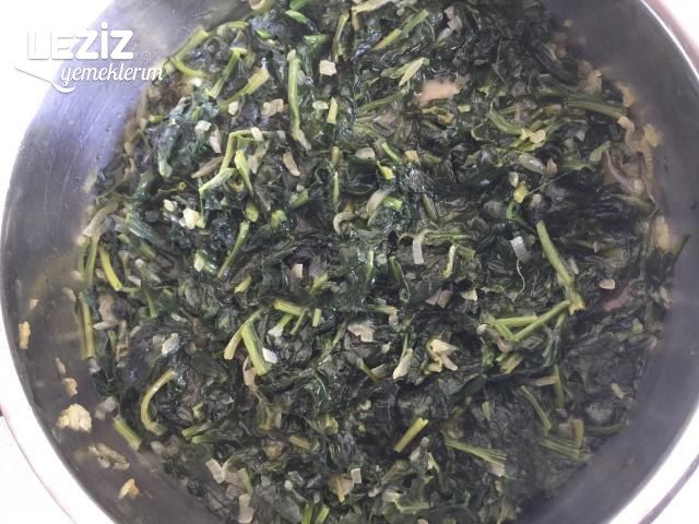 Ispanaklı Peynirli Ve Sodalı Börek