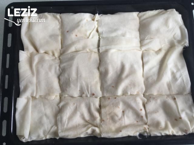 Ispanaklı Peynirli Ve Sodalı Börek