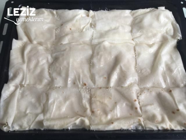 Ispanaklı Peynirli Ve Sodalı Börek