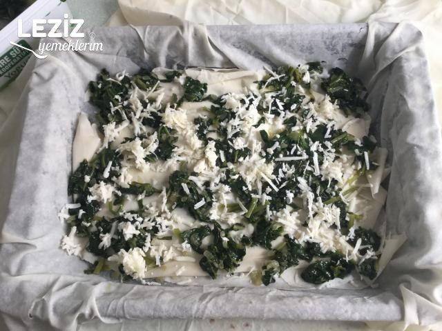 Ispanaklı Peynirli Ve Sodalı Börek