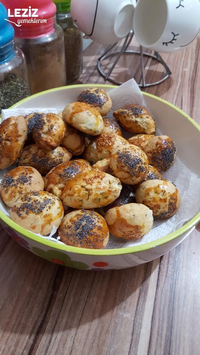 Çökelekli Sıvı Yağlı Dereotlu Poğaça
