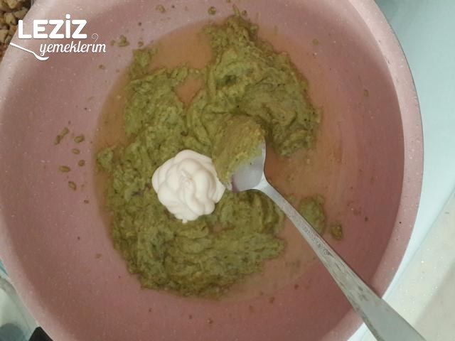 Kremalı Pesto Soslu Sebzeli Makarna
