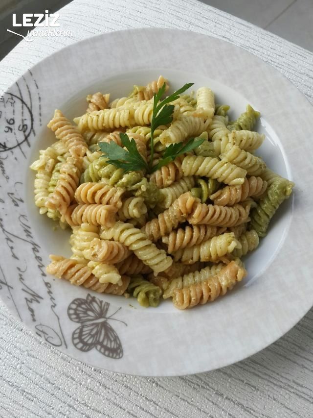 Kremalı Pesto Soslu Sebzeli Makarna