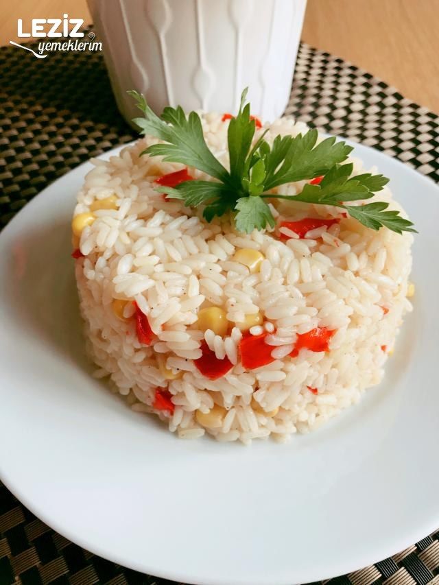 Kırmızı Biber Ve Mısırlı Pirinç Pilavı