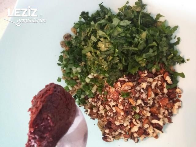 Yeşil Zeytin Salatası
