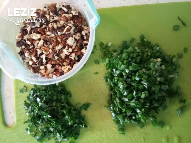 Yeşil Zeytin Salatası