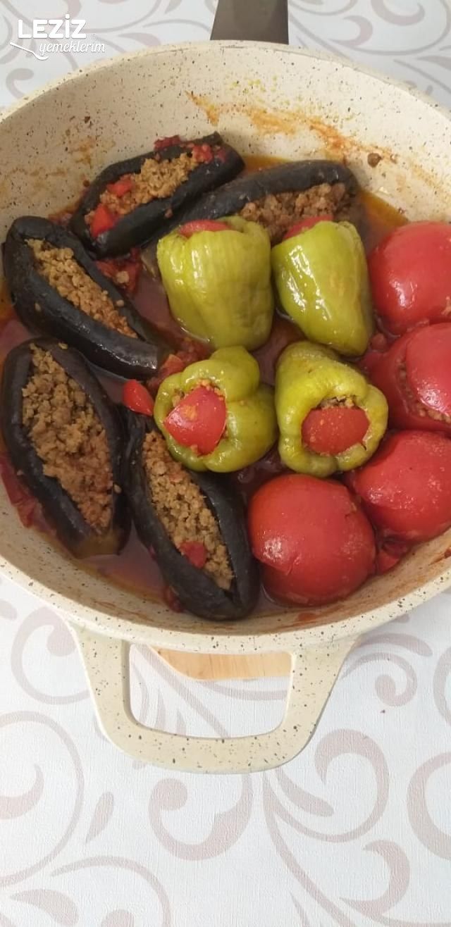 Patlıcan Biber Domates Dolması (Üç Bacı Dolması)