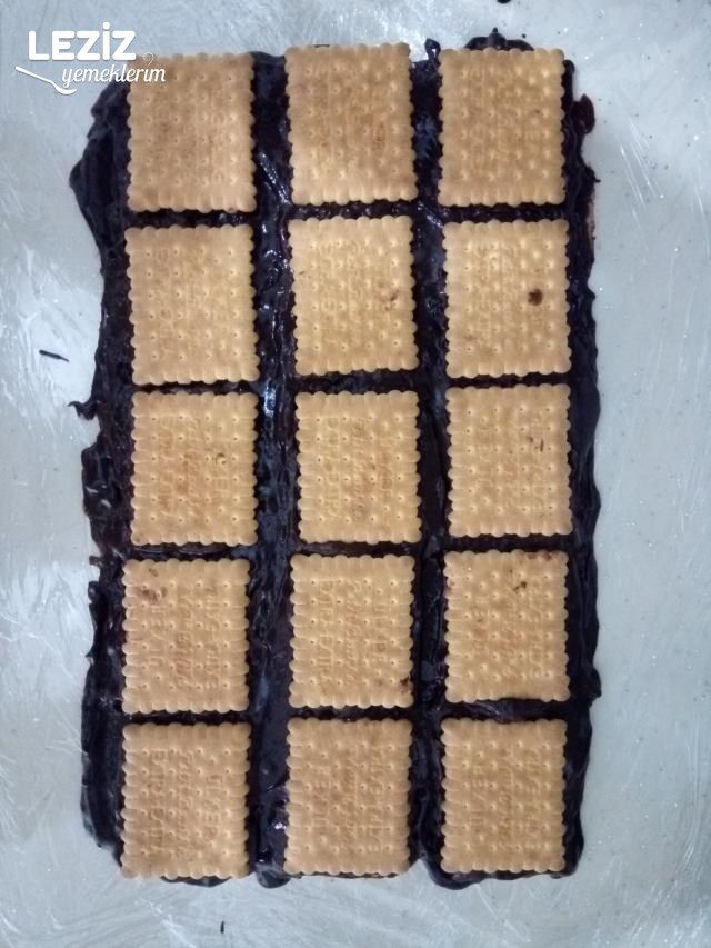 Bisküvili Muzlu Üçgen Pasta Leziz Yemeklerim