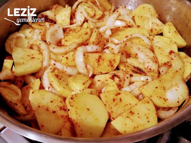 Patatesli Soğanlı Döğme Pilavı