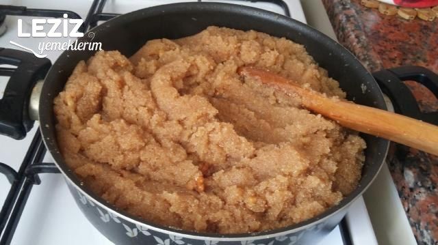 Enfes İrmik Helvası (Annemin Tarifi)