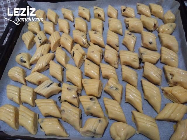 Damla Çikolatalı Ve Kuru Meyveli Kurabiye