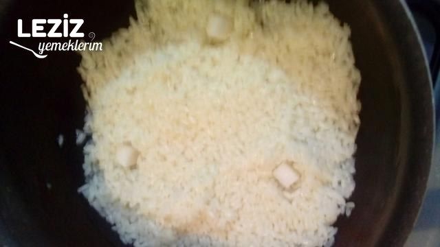 Garnitürlü, Tereyağlı Pirinç Pilavı