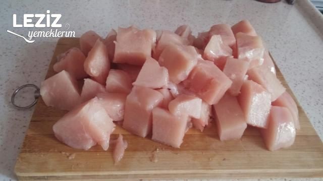 Köri Soslu Kremalı Enfes Tavuk
