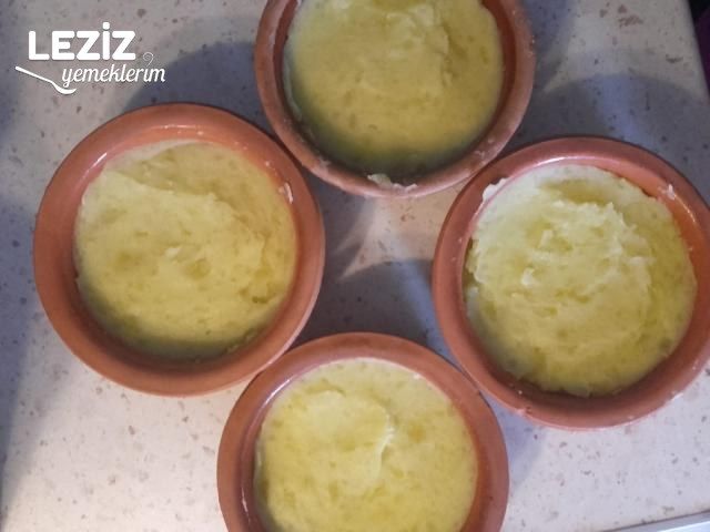 Güveçte Patates Püreli Köfte Tarifi