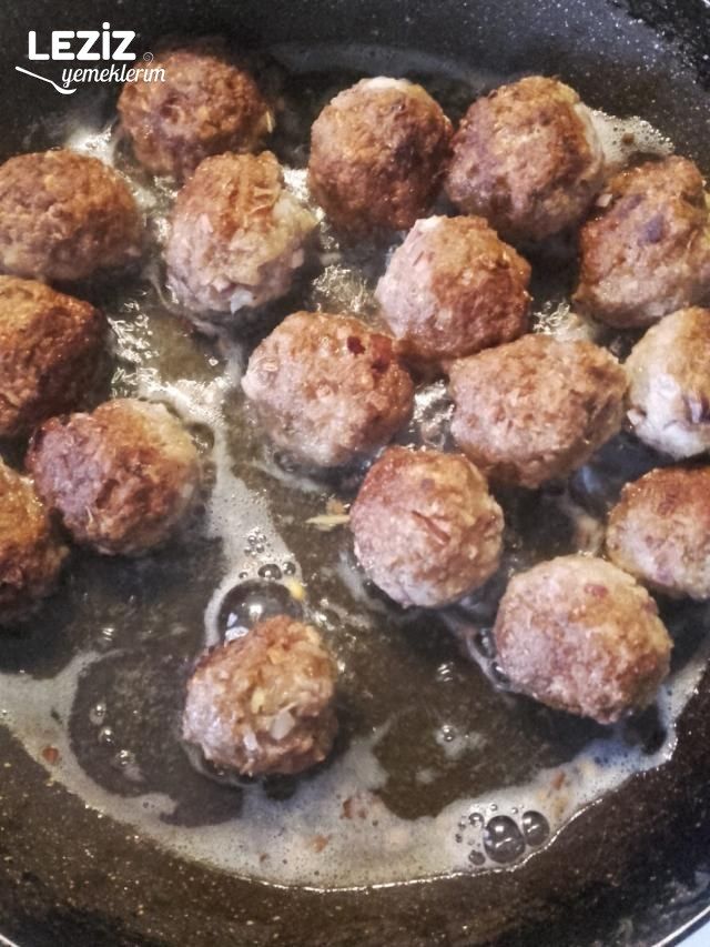 Güveçte Patates Püreli Köfte Tarifi