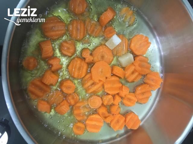 Mandalina Soslu Pırasa