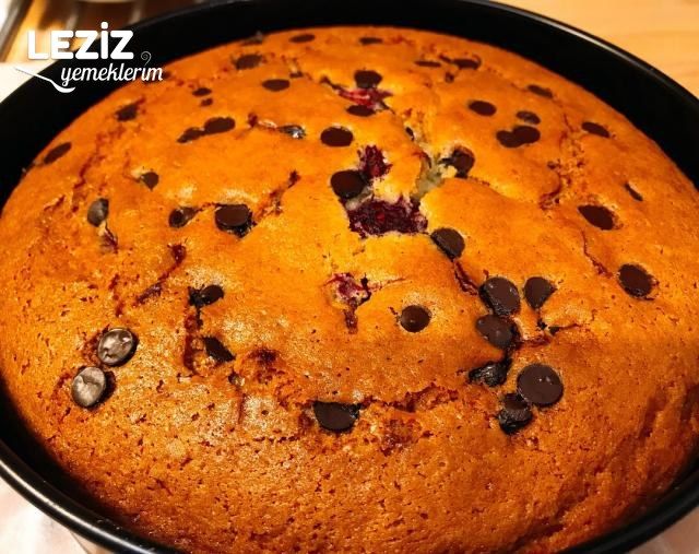 Damla Çikolatalı Ve Orman Meyveli Kek