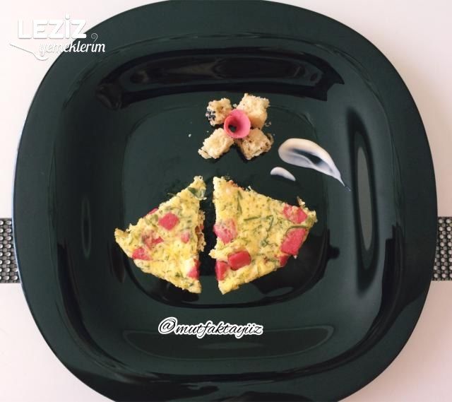 Salamlı Peynirli Yumurta Tarifi