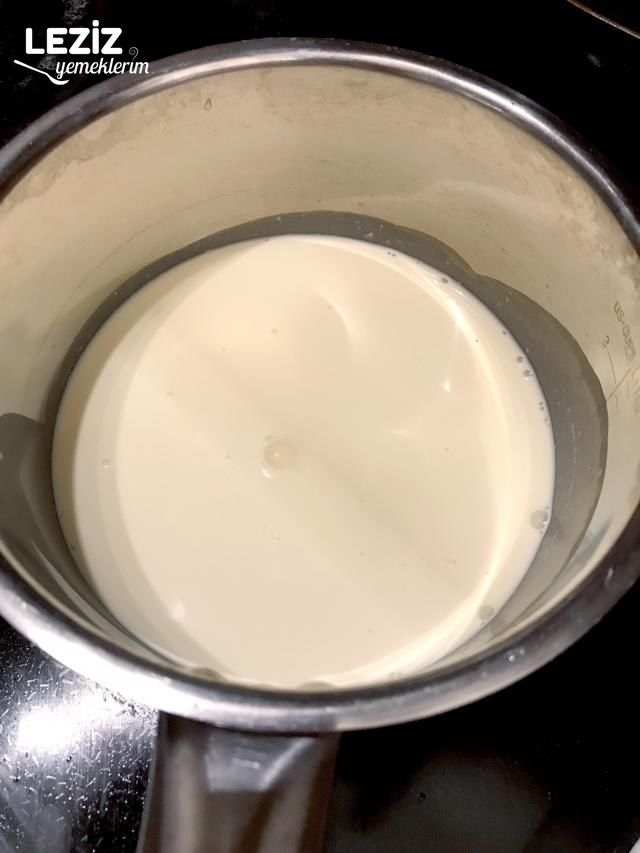 Ganaj Soslu Çikolatalı Kek (Pasta Tadında)