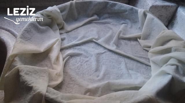 Tavada Su Böreği Lezzetinde Börek