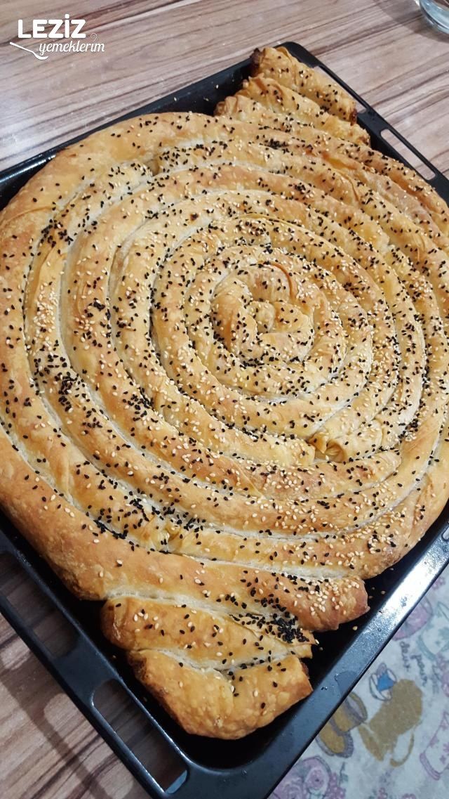 Leziz Kıymalı Börek