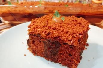 Çikolata Pudingli Dolgulu Kek