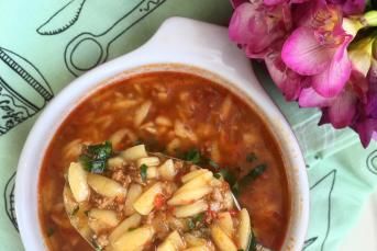 Kıymalı Arpa Şehriye Çorbası