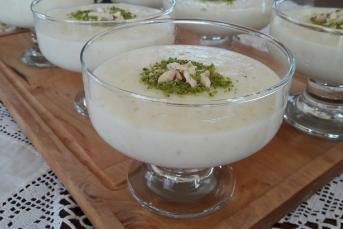 Keşkül Tarifi (Ev Yapımı Badem Tozu Tarifiyle Beraber)