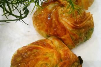 Tahin Ve Ispanaklı Gül Börek