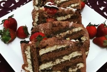 İki Renkli Büskivili Pasta