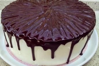 Çikolata Soslu Pasta