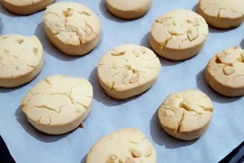 Çiğ Bademli Kurabiye (50 Adet)