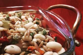 Kuru Fasulyeli Salata