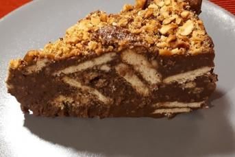 Bisküvili Pasta Tarifi Nasıl Yapılır