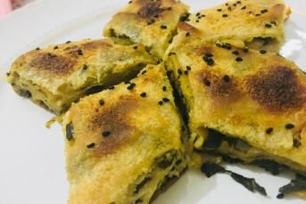 El Açma Ispanaklı Börek