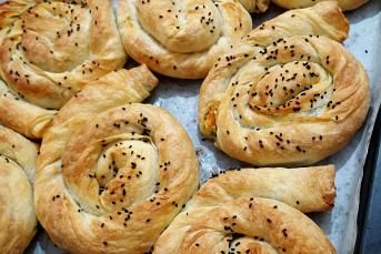 Taze Soğanlı Peynirli Maydanozlu Börek